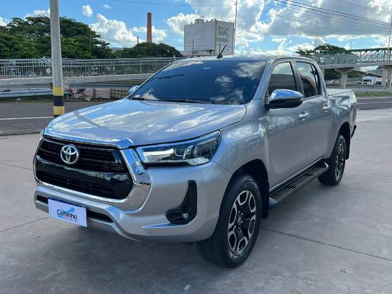 TOYOTA HILUX 2.8 D-4D TURBO DIESEL CD SRV 4X4 AUTOMÁTICO TOYOTA HILUX 2.8 D-4D TURBO DIESEL CD SRV 4X4 AUTOMÁTICO